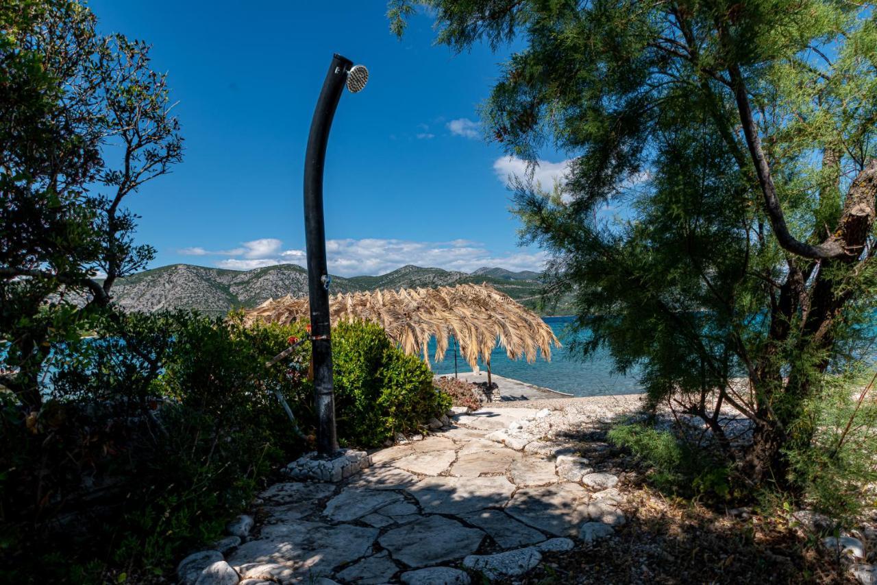 Apartments Mak Račišće Bagian luar foto