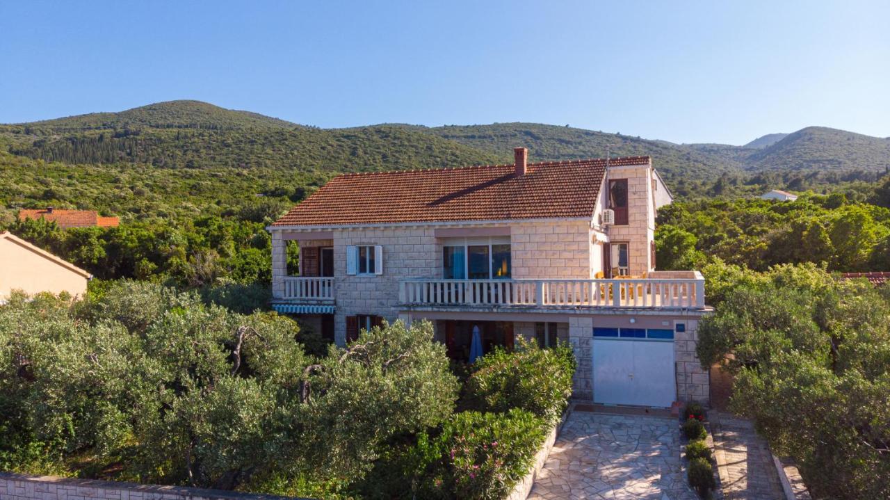 Apartments Mak Račišće Bagian luar foto