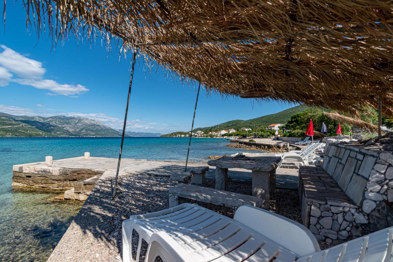 Apartments Mak Račišće Bagian luar foto