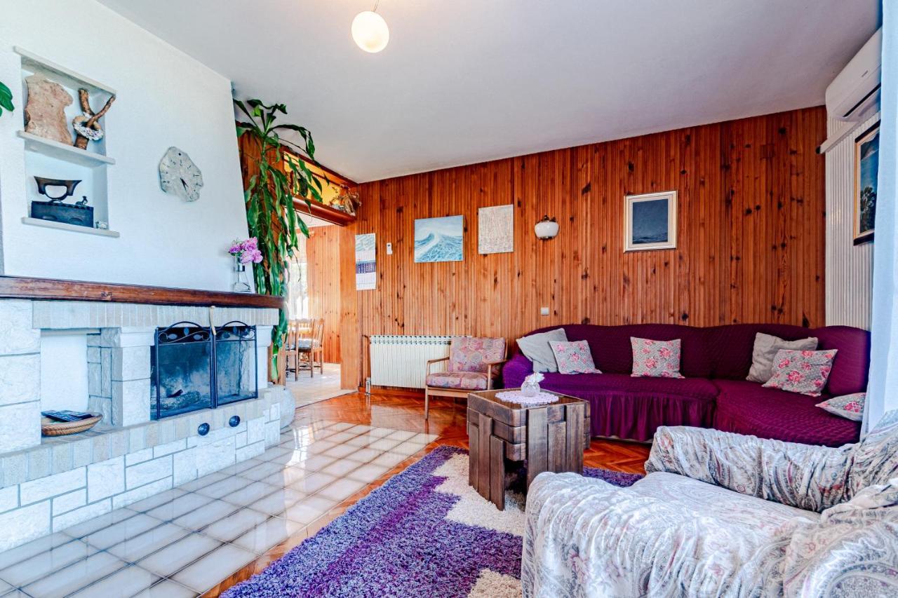 Apartments Mak Račišće Bagian luar foto