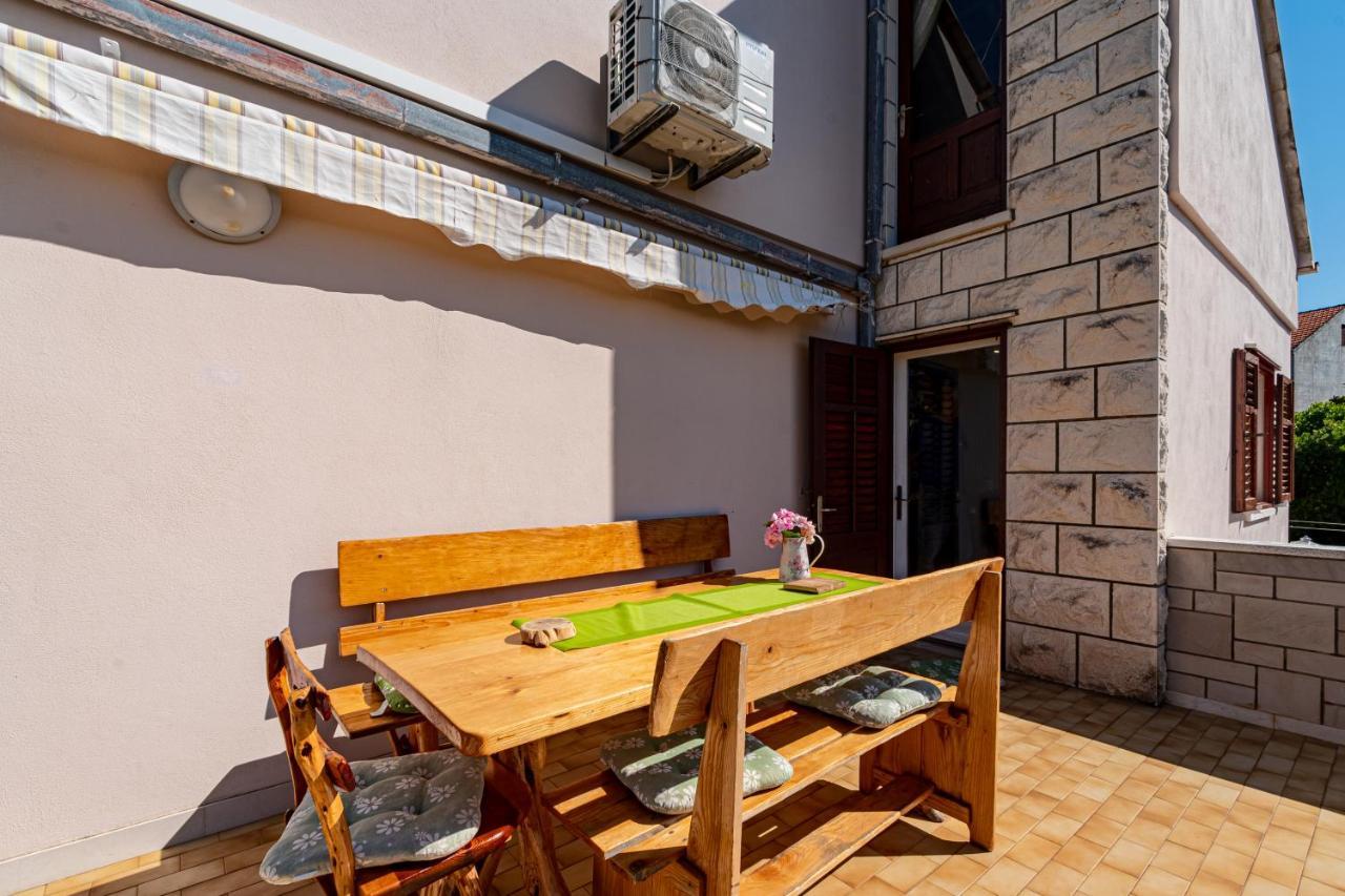 Apartments Mak Račišće Bagian luar foto
