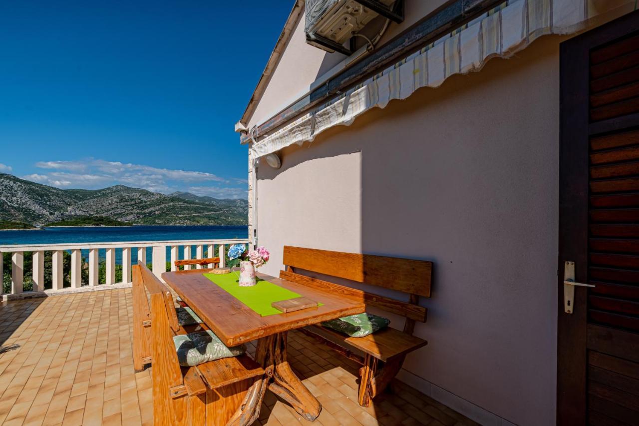 Apartments Mak Račišće Bagian luar foto