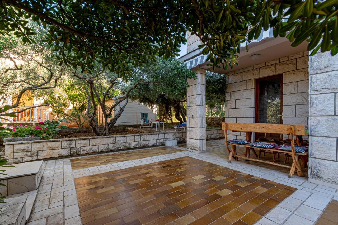 Apartments Mak Račišće Bagian luar foto