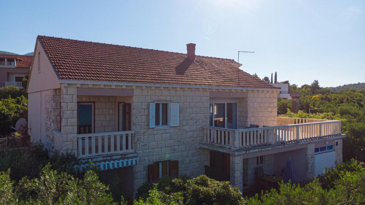 Apartments Mak Račišće Bagian luar foto