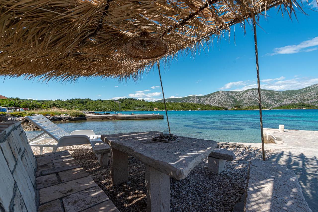 Apartments Mak Račišće Bagian luar foto