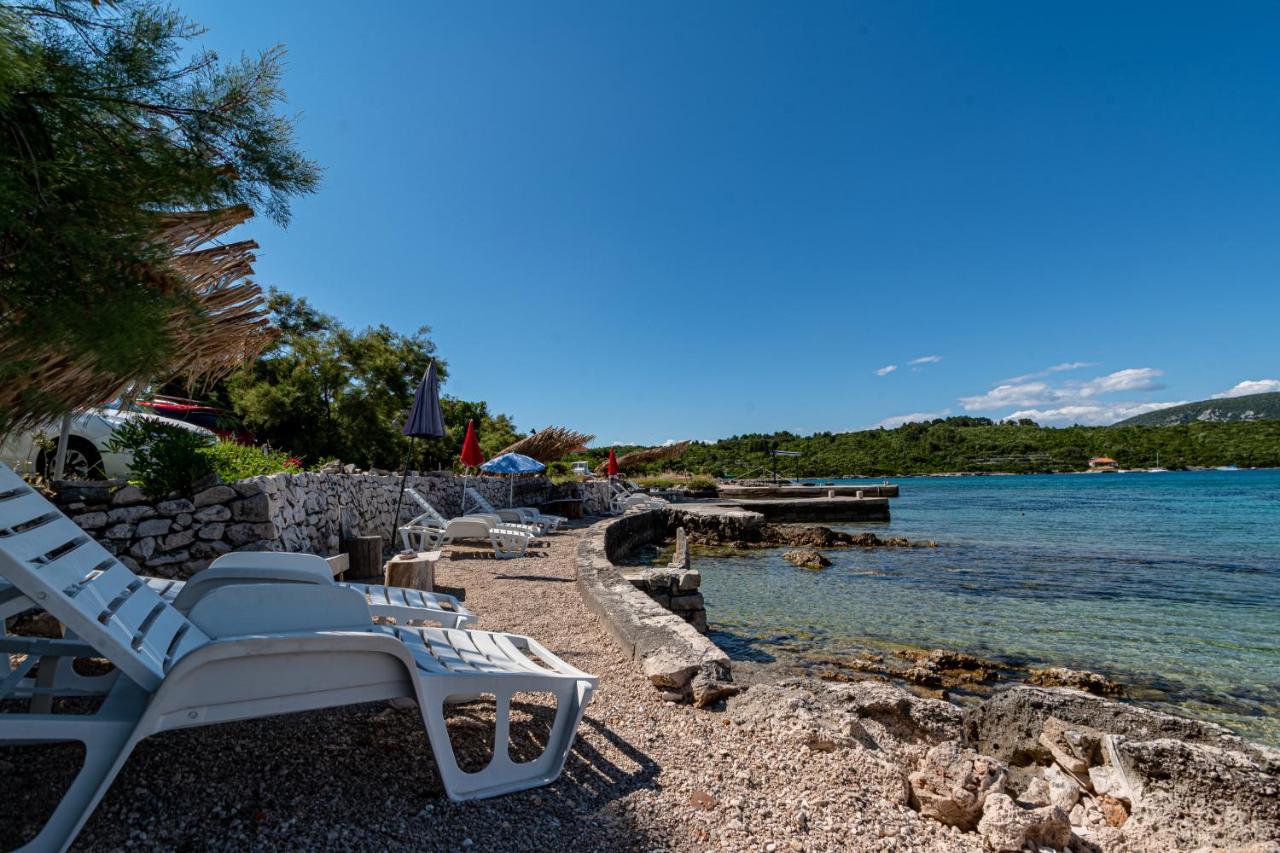 Apartments Mak Račišće Bagian luar foto