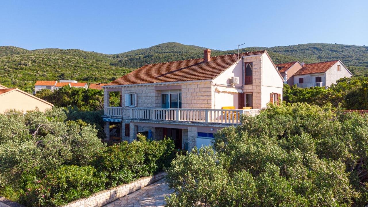 Apartments Mak Račišće Bagian luar foto