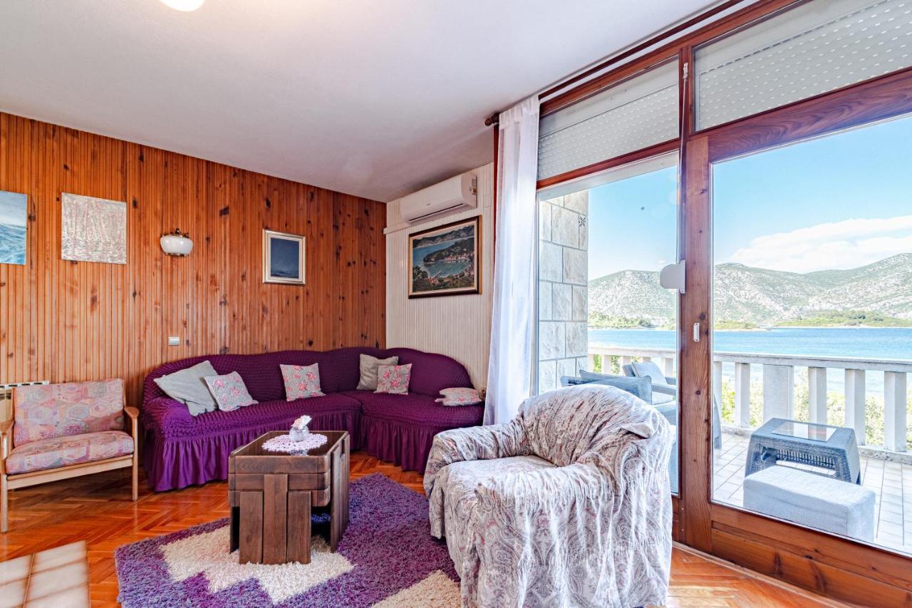 Apartments Mak Račišće Bagian luar foto
