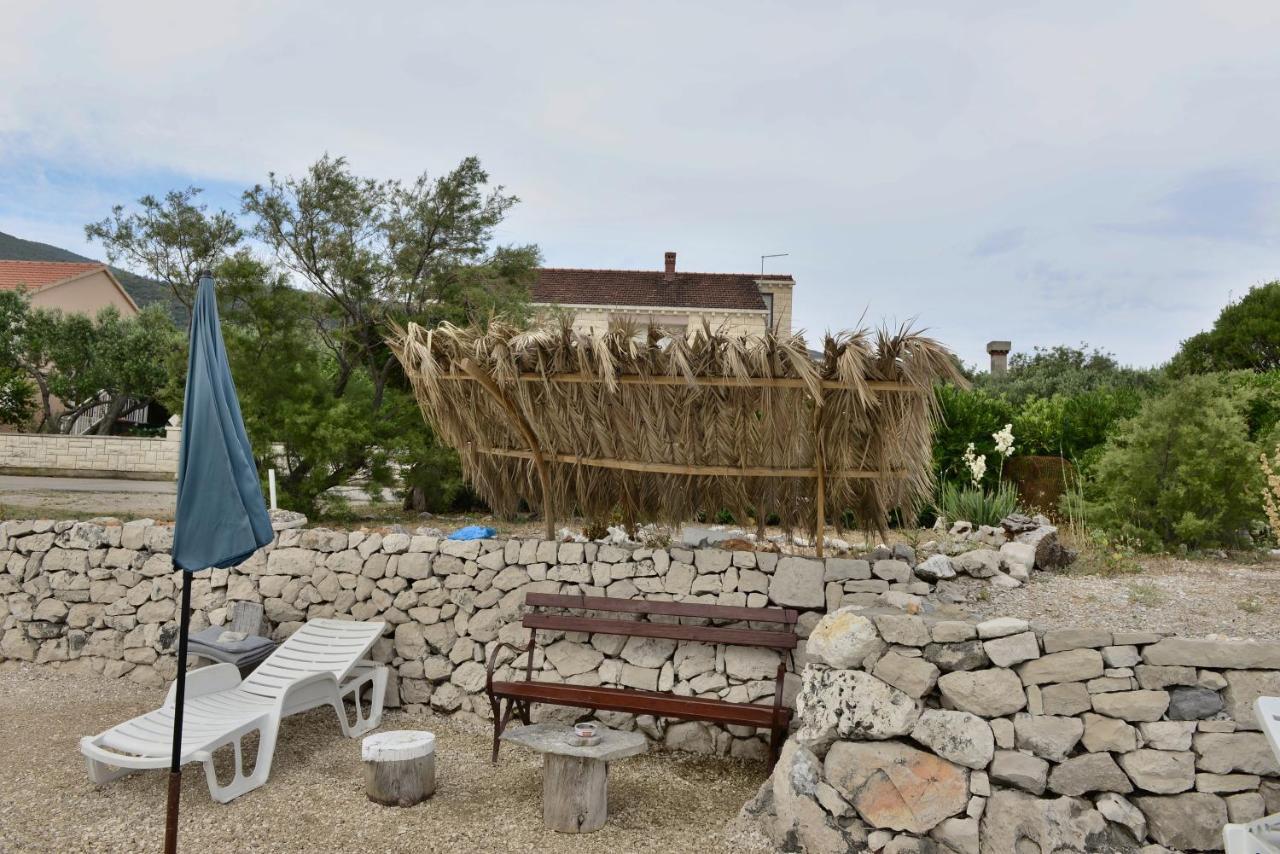 Apartments Mak Račišće Bagian luar foto
