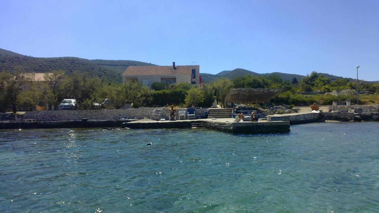 Apartments Mak Račišće Bagian luar foto
