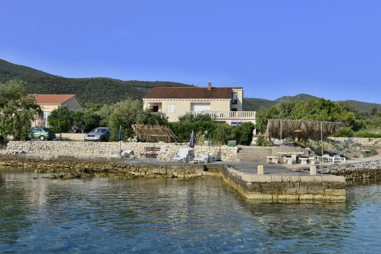 Apartments Mak Račišće Bagian luar foto
