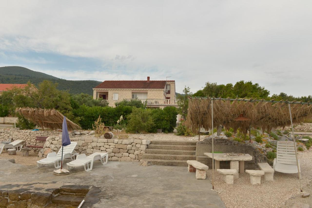 Apartments Mak Račišće Bagian luar foto