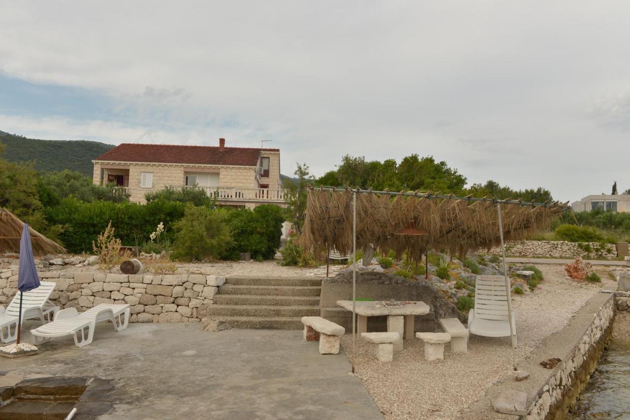 Apartments Mak Račišće Bagian luar foto